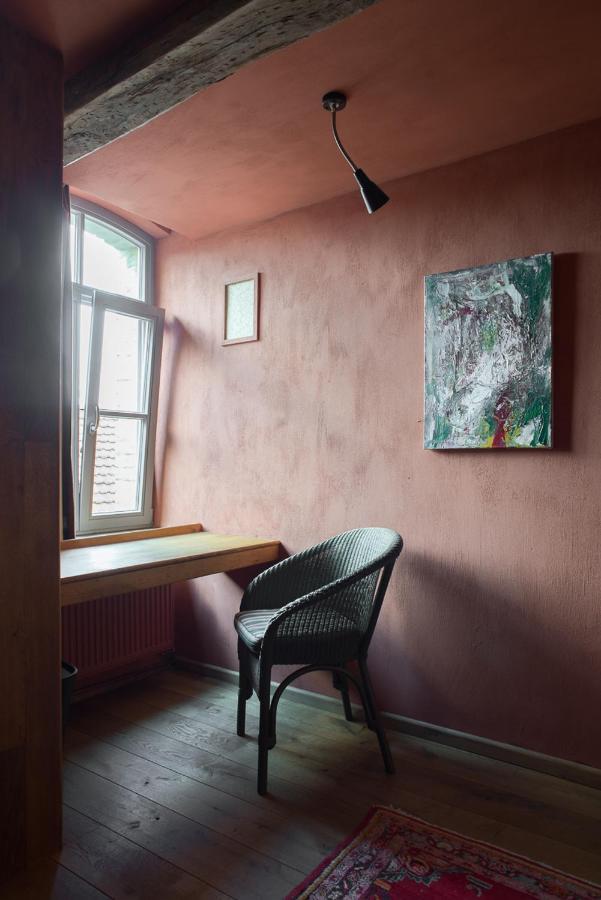 Poeziehotel Surplace - 15 Min Van Pairi Daiza & Industriezone Ghislenghien Bever Exteriör bild